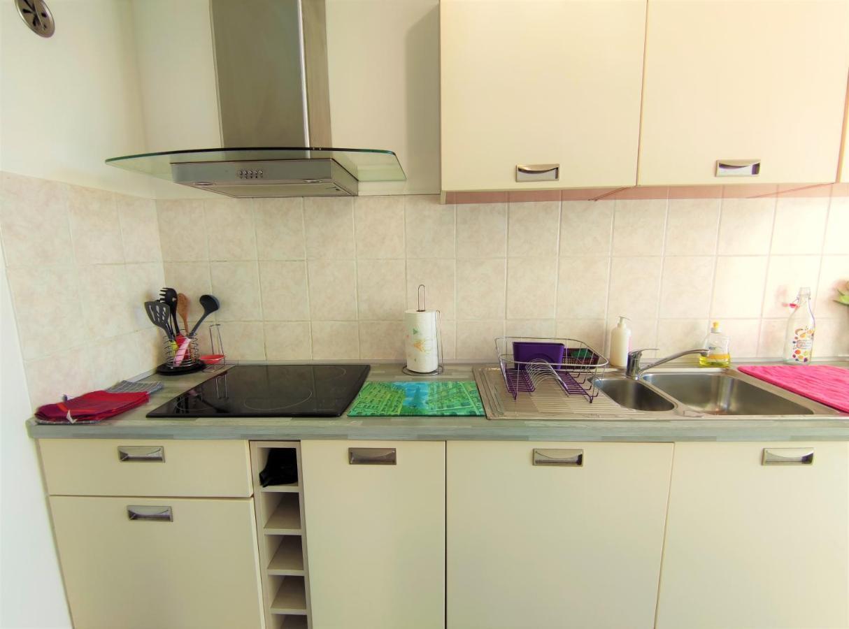 6 Appartements Et 4 Adresses A Mi-Chemin Entre Le Vieux Port Et L Ile De Re ลาโรแชล ภายนอก รูปภาพ