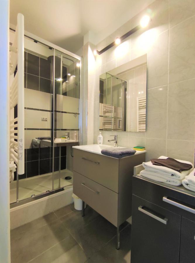 6 Appartements Et 4 Adresses A Mi-Chemin Entre Le Vieux Port Et L Ile De Re ลาโรแชล ภายนอก รูปภาพ