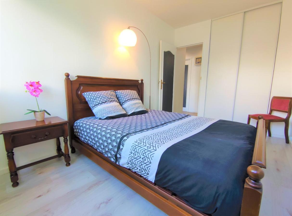 6 Appartements Et 4 Adresses A Mi-Chemin Entre Le Vieux Port Et L Ile De Re ลาโรแชล ภายนอก รูปภาพ