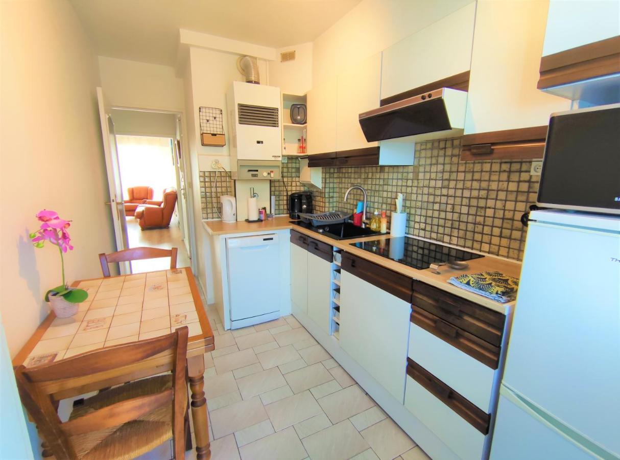 6 Appartements Et 4 Adresses A Mi-Chemin Entre Le Vieux Port Et L Ile De Re ลาโรแชล ภายนอก รูปภาพ